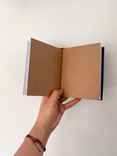 Cargar imagen en el visor de la galería, Traveler’s notebook hecho a mano